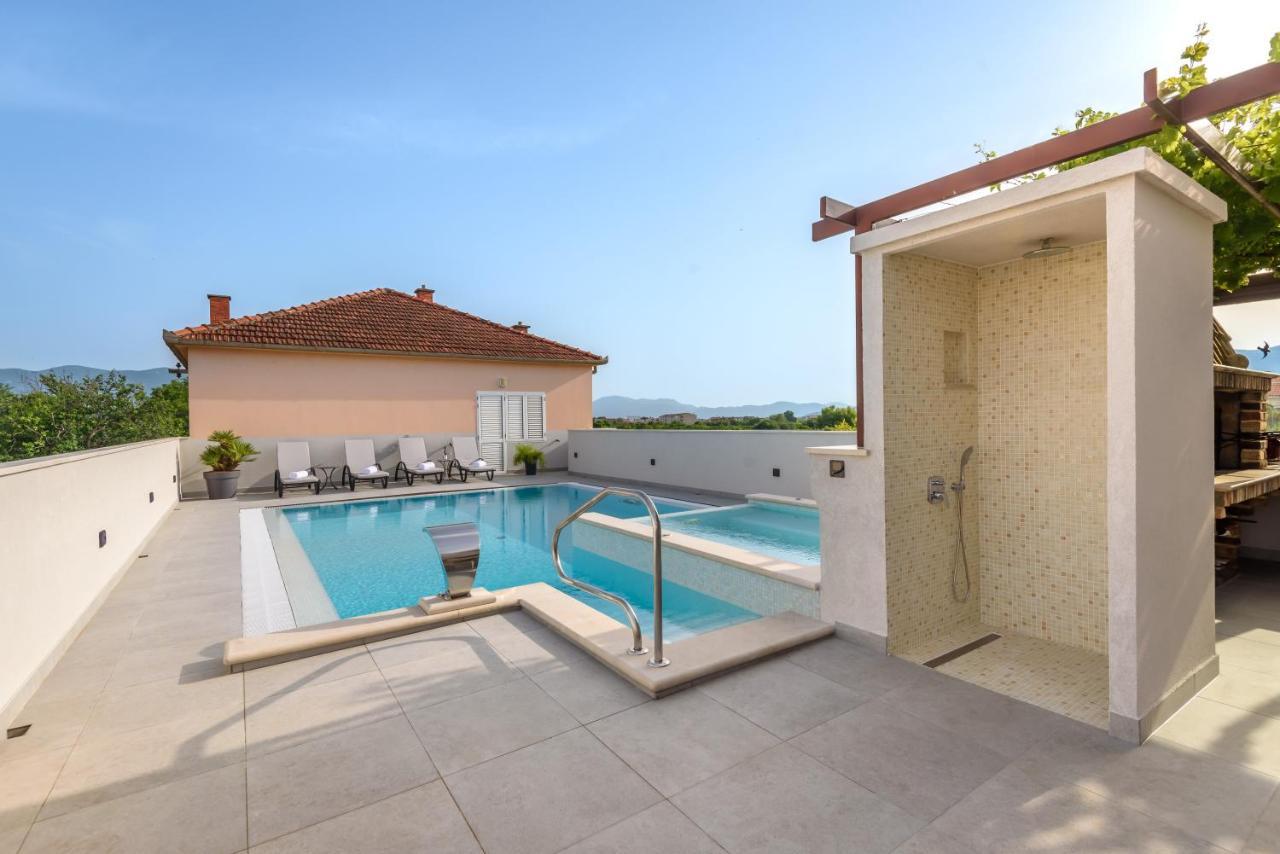 Neretva Valley Apartments - Heated Pool Metkovic Exterior photo